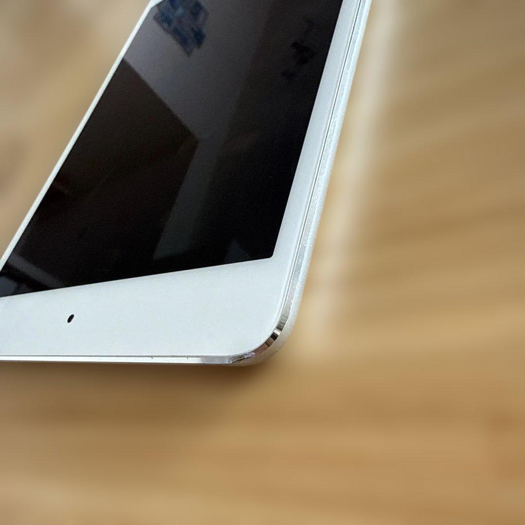 iPad mini4 64GB A1538 シルバー本体のみ